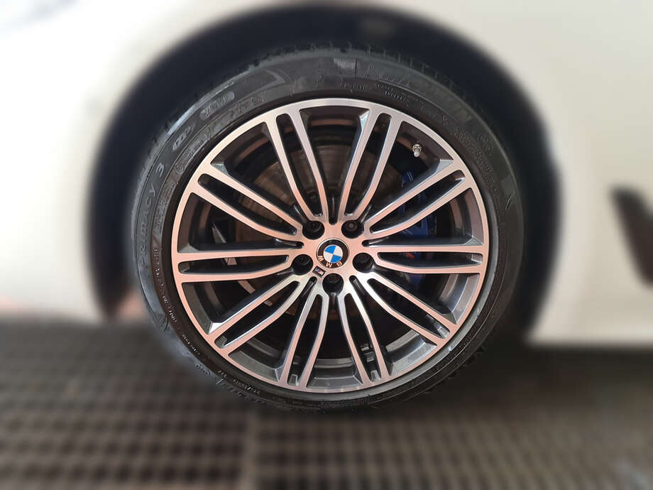 BMW 530d xDrive (Bild 10/25)