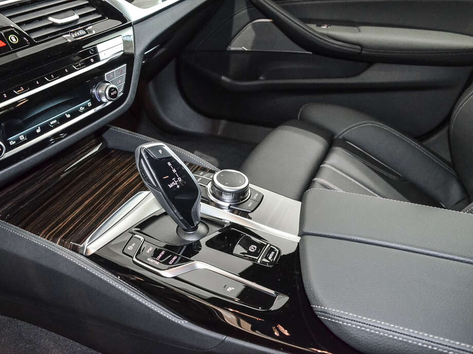 BMW 520d (Bild 9/17)