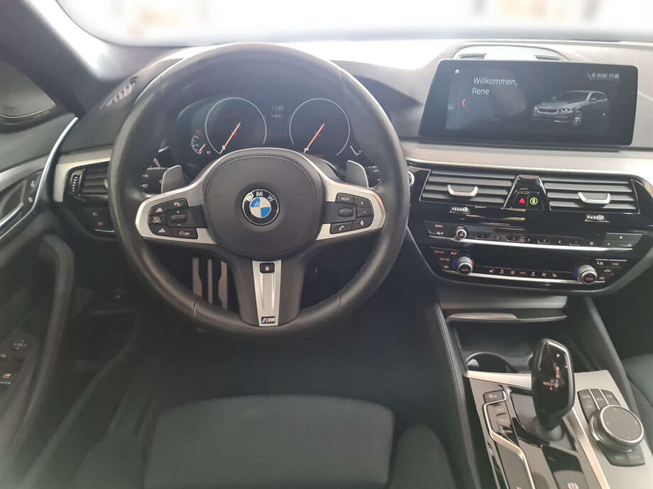 BMW 530d xDrive (Bild 14/25)