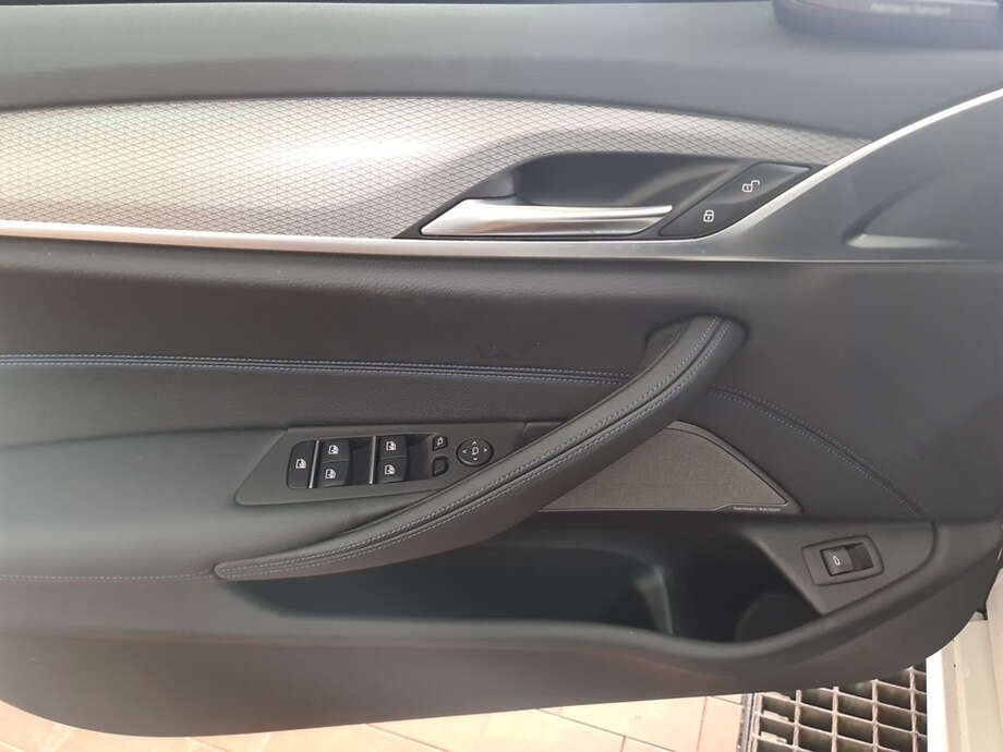 BMW 530d xDrive (Bild 23/25)
