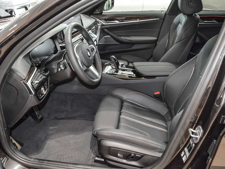 BMW 520d (Bild 12/17)
