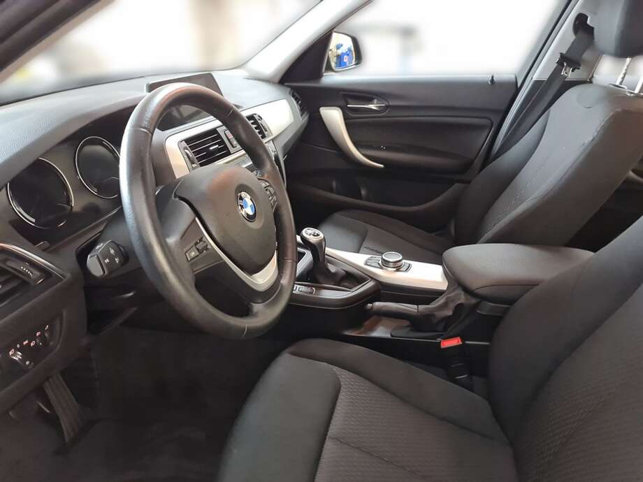 BMW 118i (Bild 10/24)