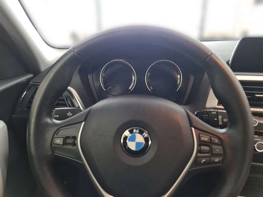 BMW 118i (Bild 14/24)