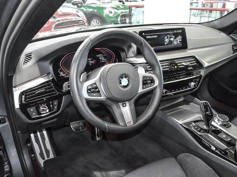 BMW 530i (Bild 8/16)