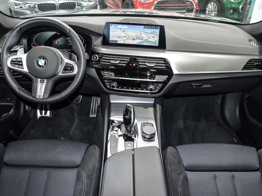 BMW 530i (Bild 9/16)