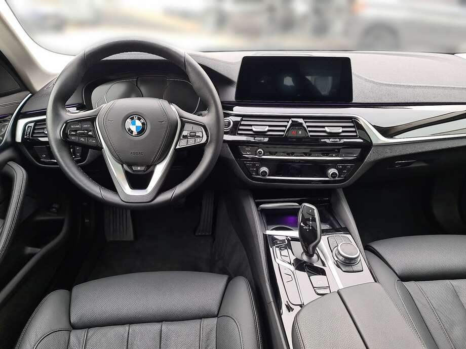 BMW 520d xDrive (Bild 11/24)