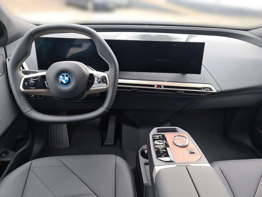 BMW iX (Bild 11/24)