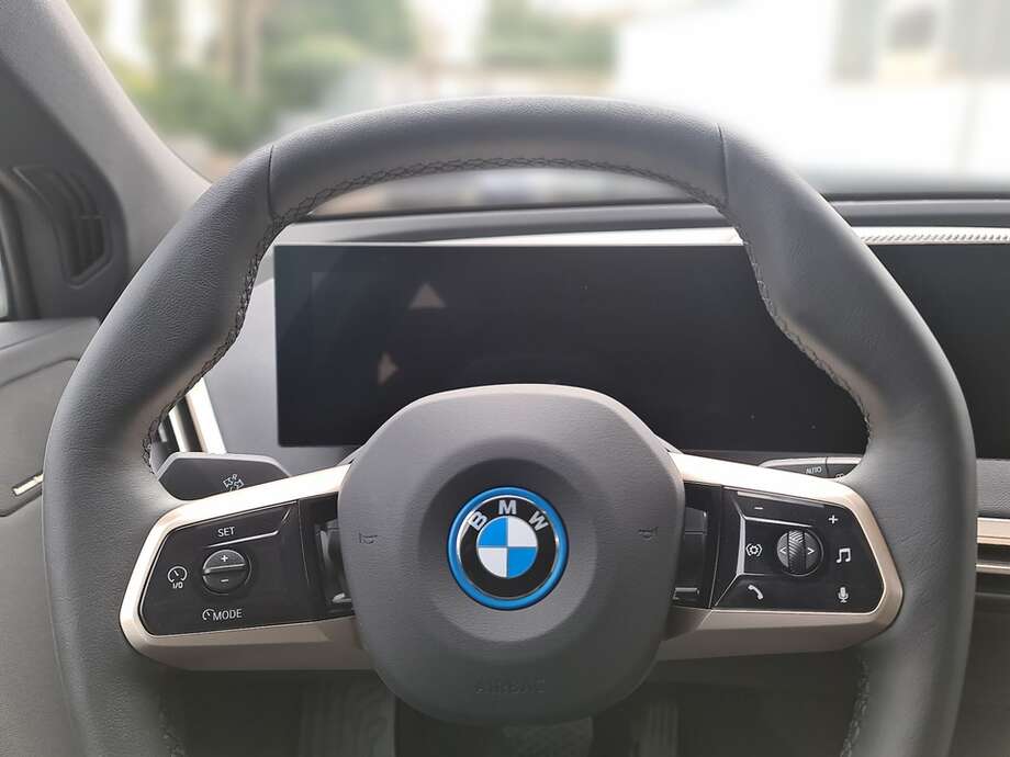 BMW iX (Bild 14/24)