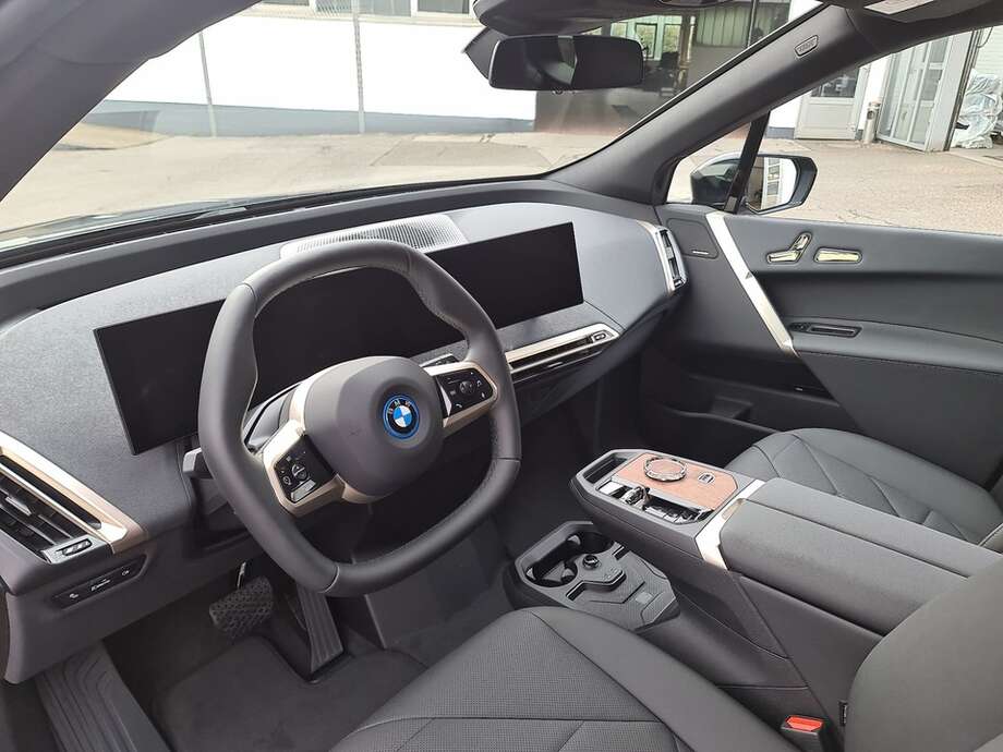 BMW iX (Bild 22/24)