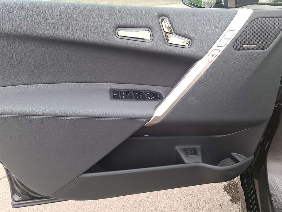 BMW iX (Bild 23/24)