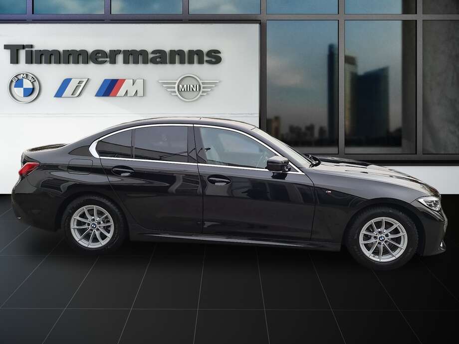 BMW 320d (Bild 6/24)