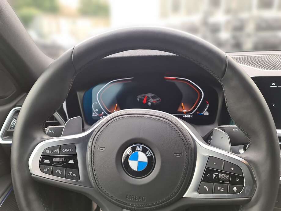 BMW 320d (Bild 14/24)