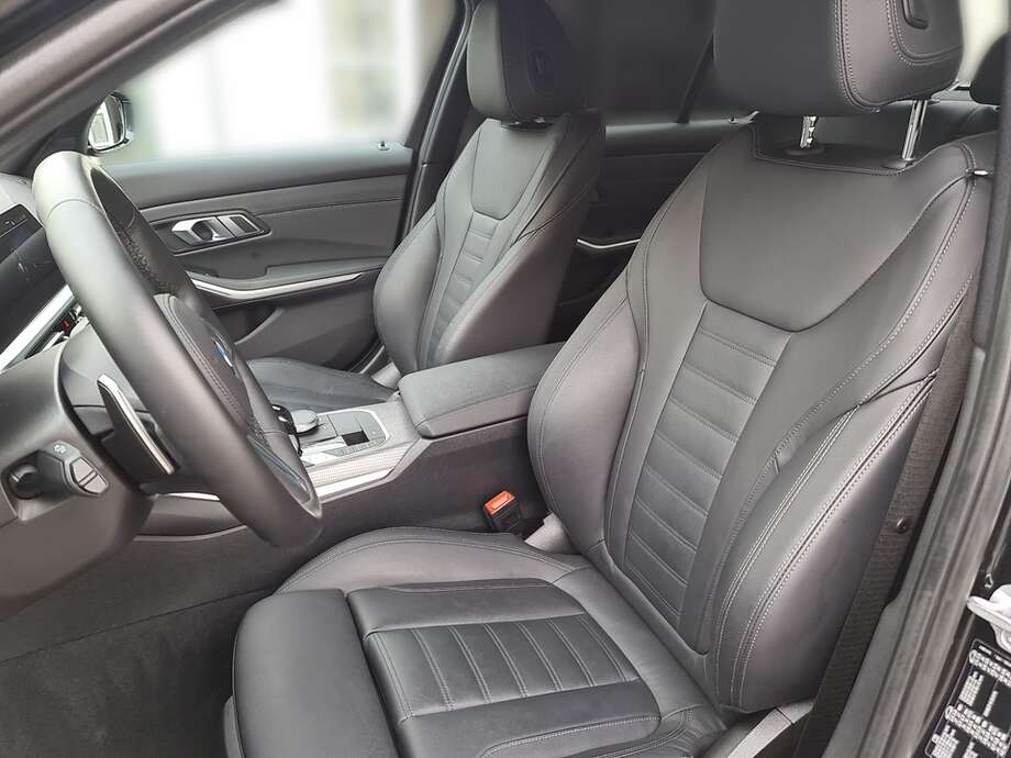 BMW 320d (Bild 16/24)