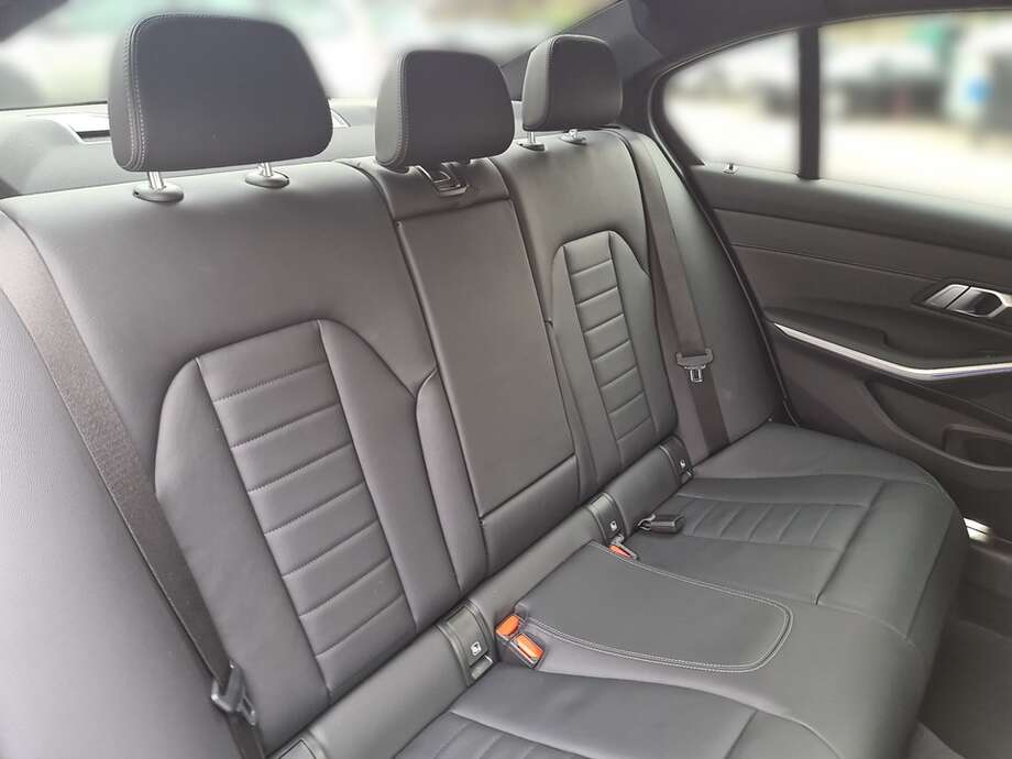 BMW 320d (Bild 18/24)