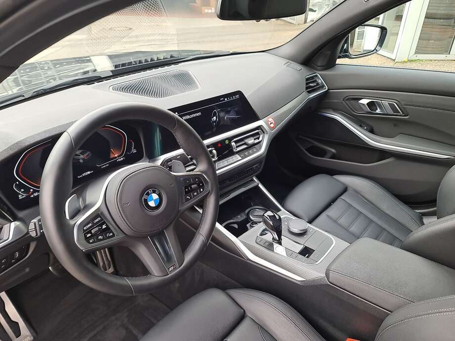 BMW 320d (Bild 22/24)