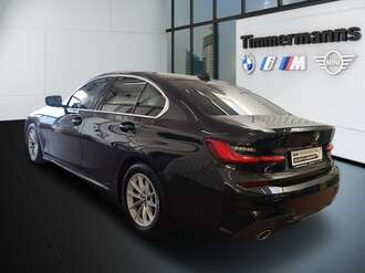 BMW 320d (Bild 3/24)