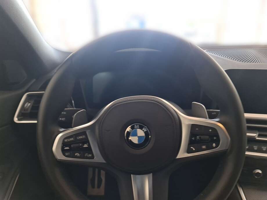 BMW 320d (Bild 14/24)