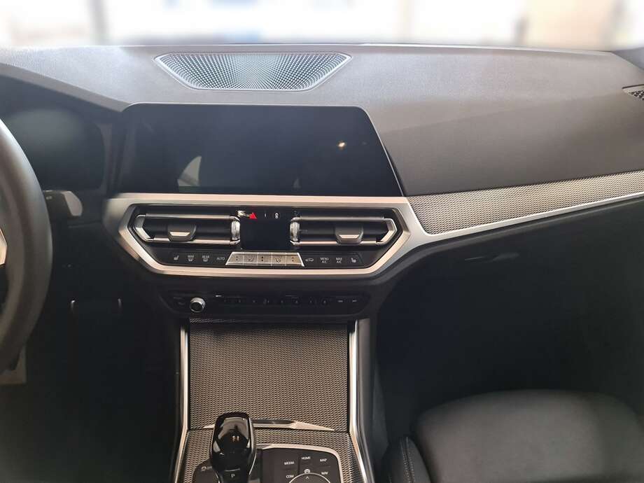 BMW 320d (Bild 15/24)