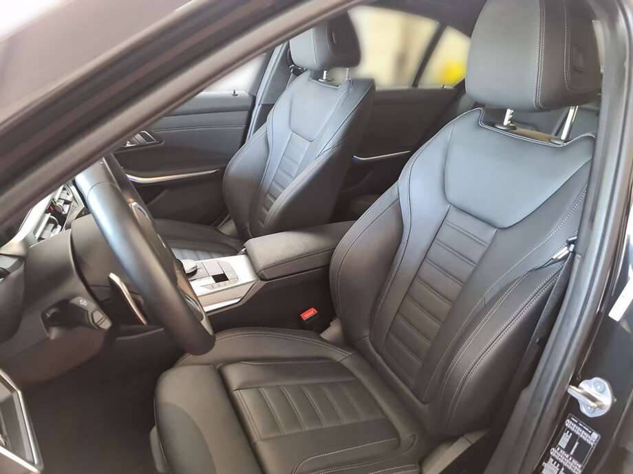 BMW 320d (Bild 16/24)