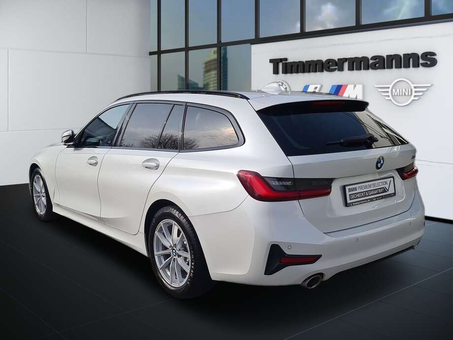 BMW 330i (Bild 3/24)