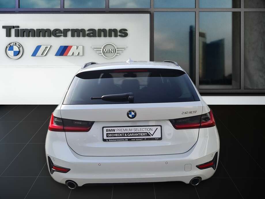 BMW 330i (Bild 4/24)