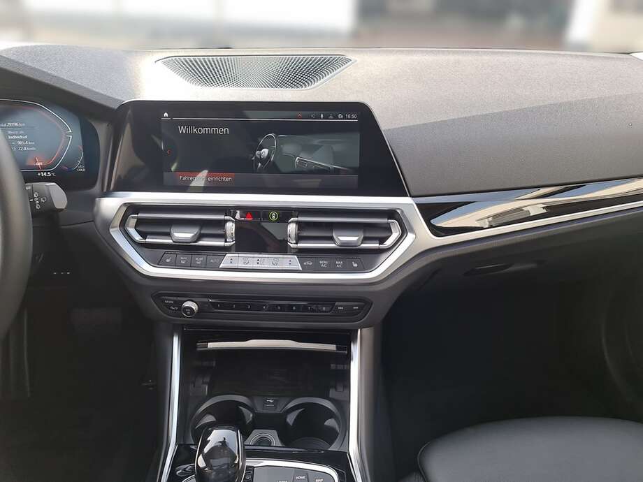 BMW 330i (Bild 15/24)