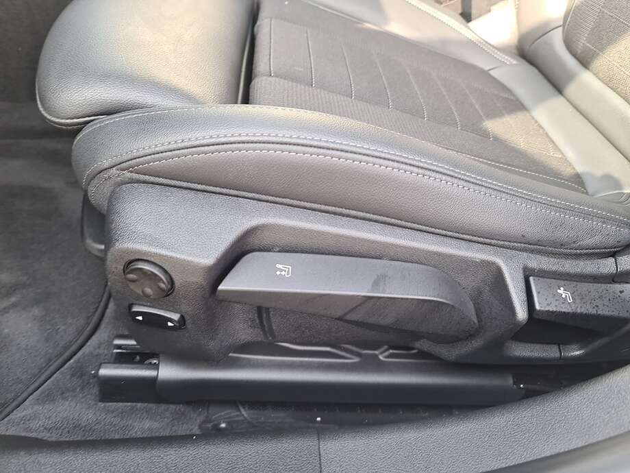 BMW 330i (Bild 17/24)