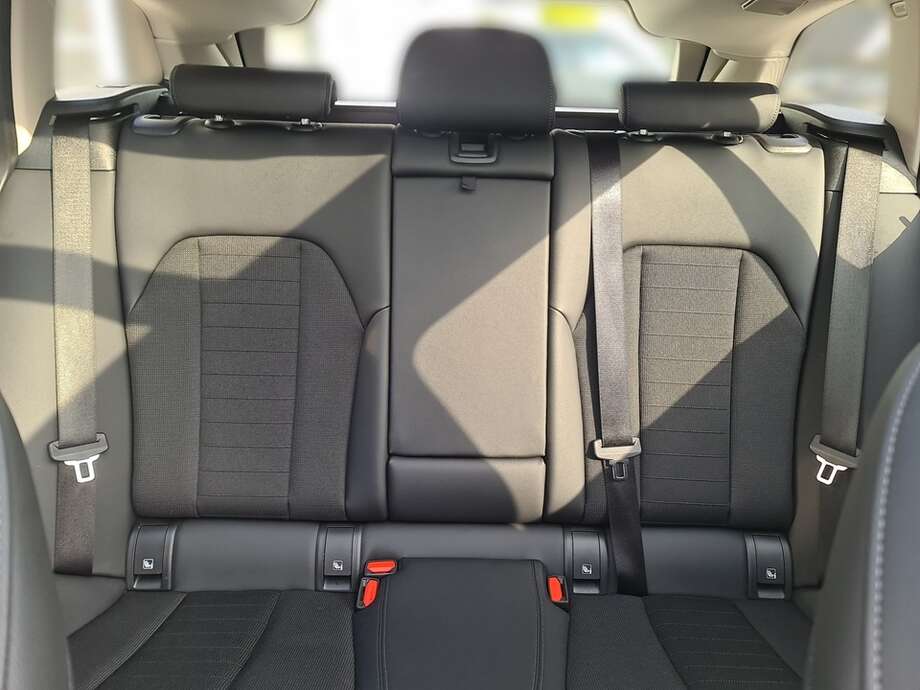 BMW 330i (Bild 19/24)