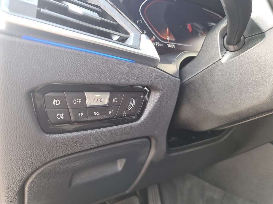 BMW 330i (Bild 23/24)