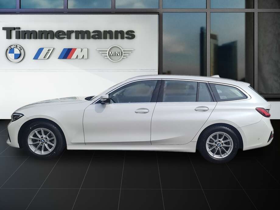 BMW 320i (Bild 2/24)