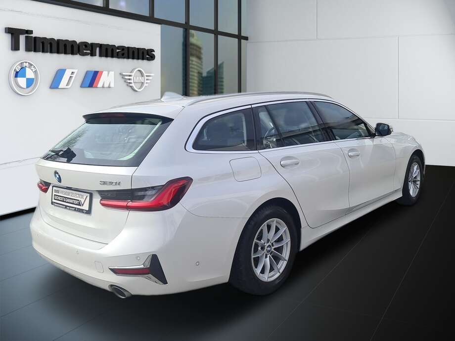 BMW 320i (Bild 5/24)