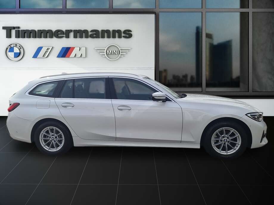 BMW 320i (Bild 6/24)