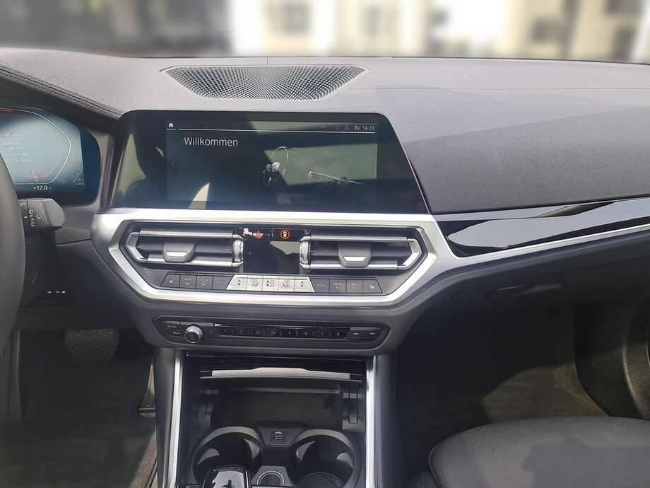 BMW 320i (Bild 15/24)