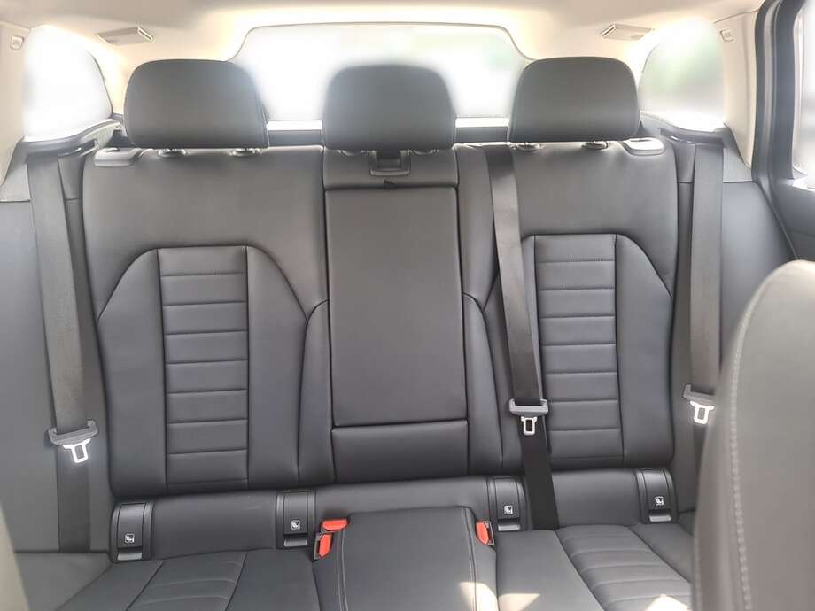 BMW 320i (Bild 19/24)