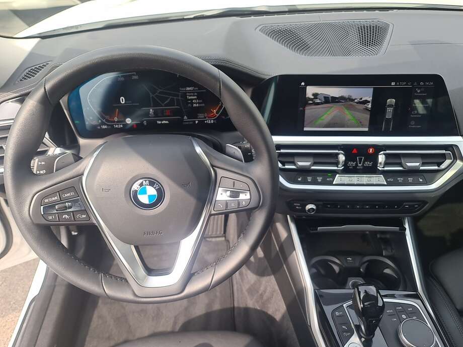 BMW 320i (Bild 24/24)