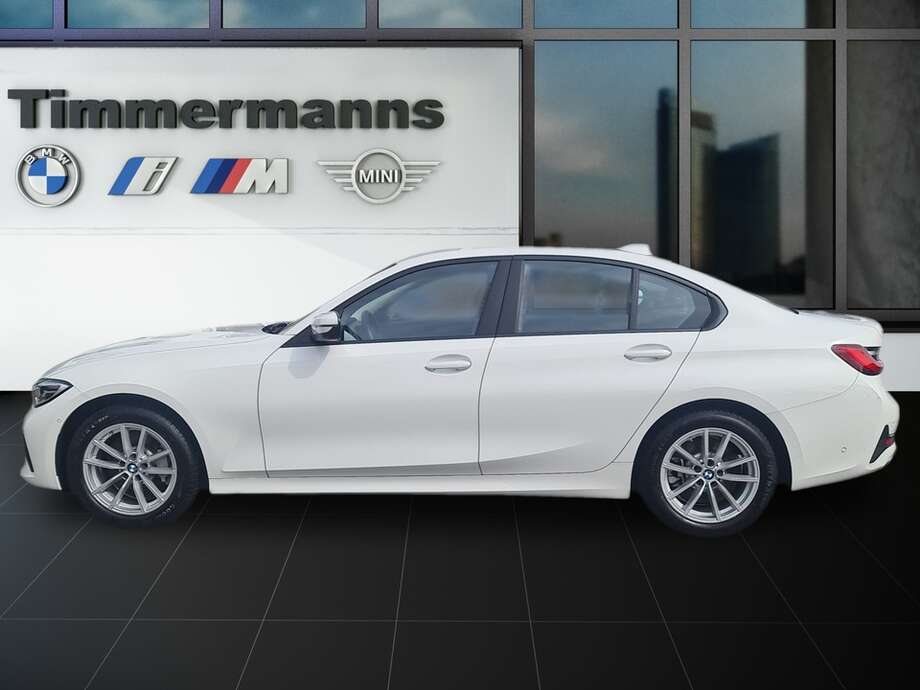 BMW 330i xDrive (Bild 2/24)