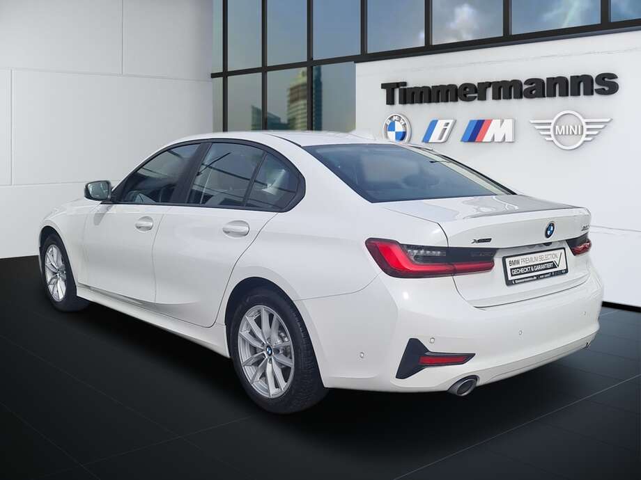 BMW 330i xDrive (Bild 3/24)