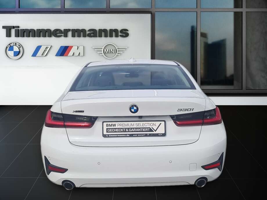 BMW 330i xDrive (Bild 4/24)