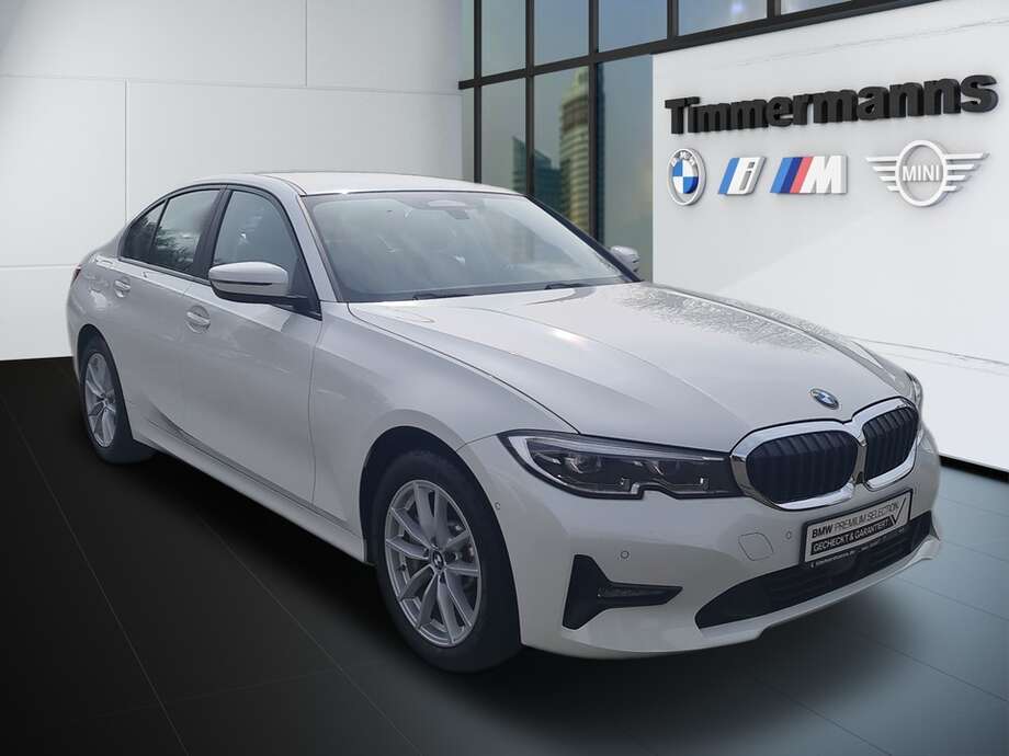 BMW 330i xDrive (Bild 7/24)