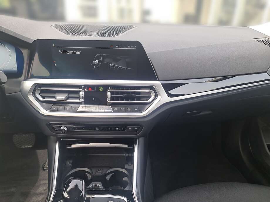 BMW 330i xDrive (Bild 15/24)