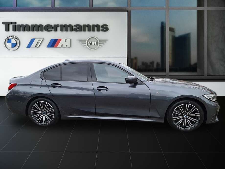 BMW 320d (Bild 6/24)