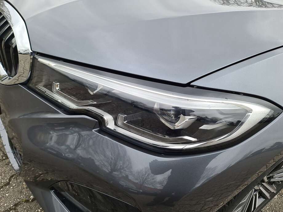 BMW 320d (Bild 8/24)