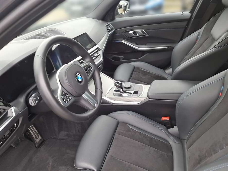 BMW 320d (Bild 10/24)