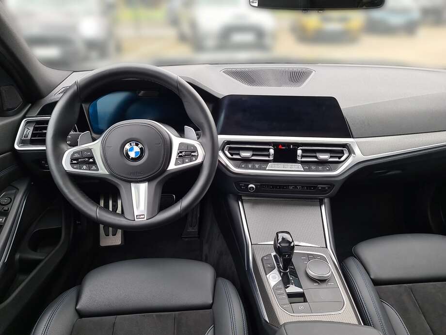 BMW 320d (Bild 12/24)