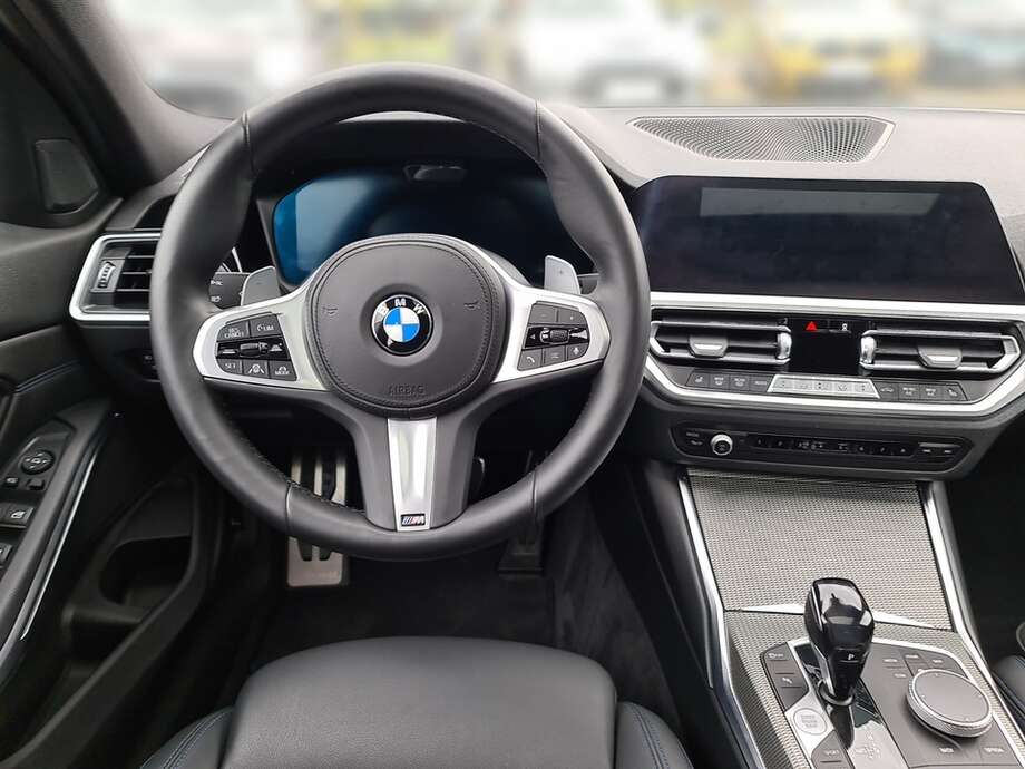 BMW 320d (Bild 13/24)