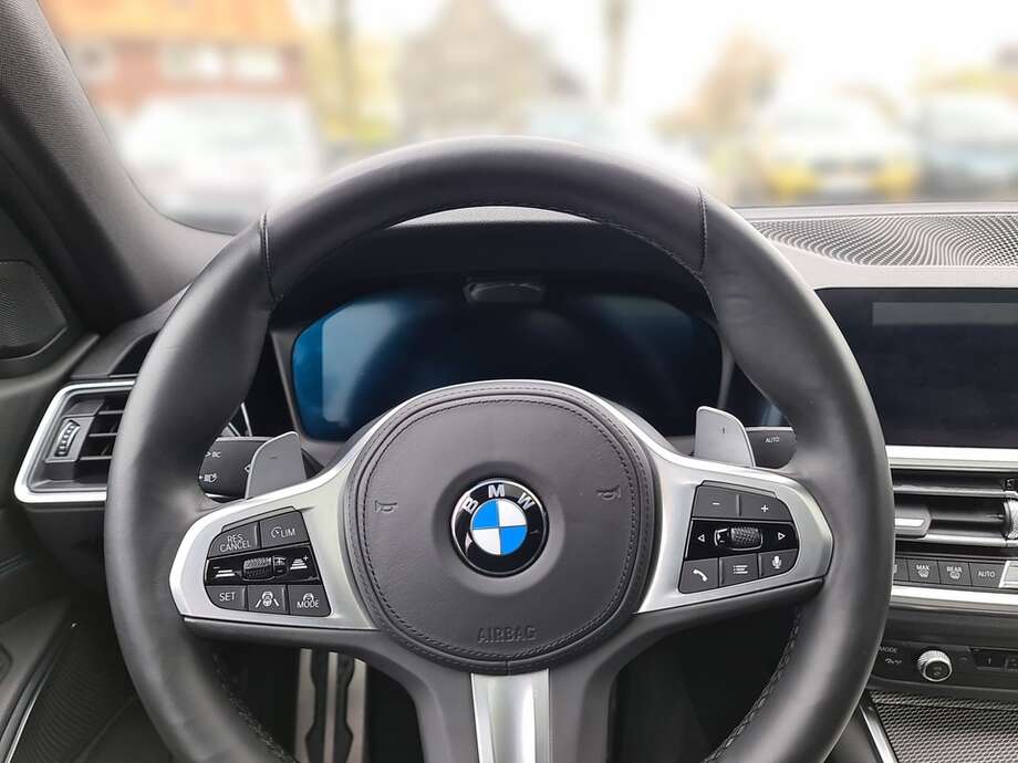 BMW 320d (Bild 14/24)
