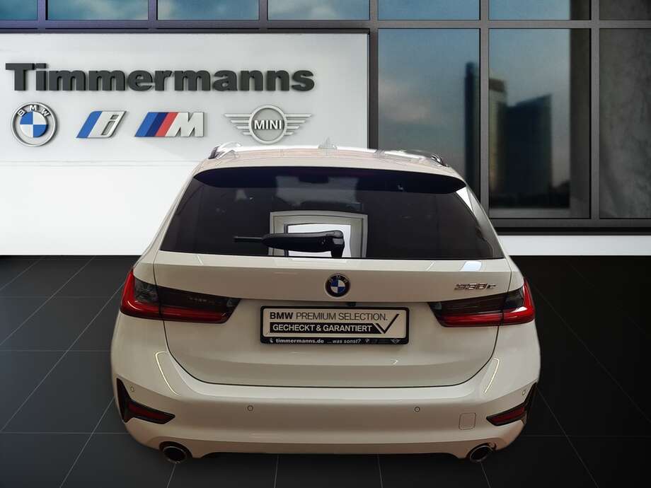 BMW 330e (Bild 4/24)