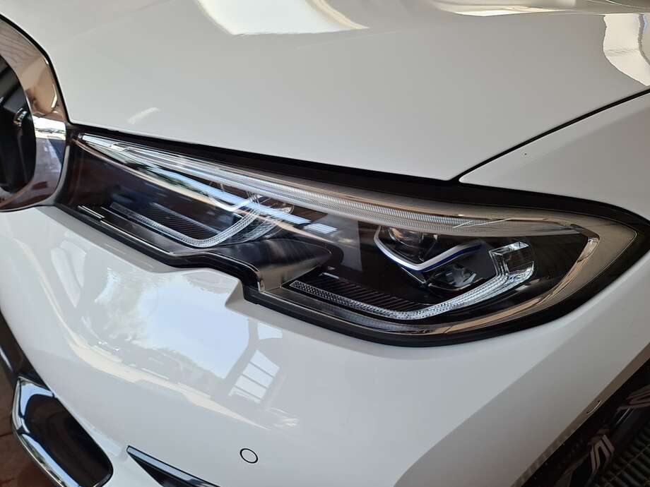 BMW 330e (Bild 8/24)