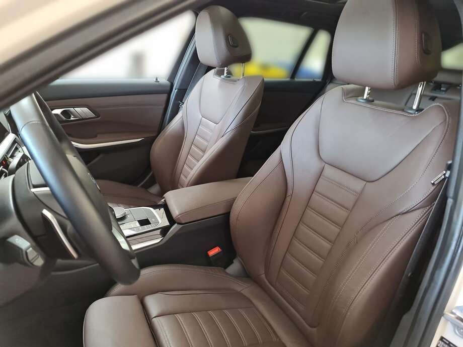 BMW 330e (Bild 16/24)