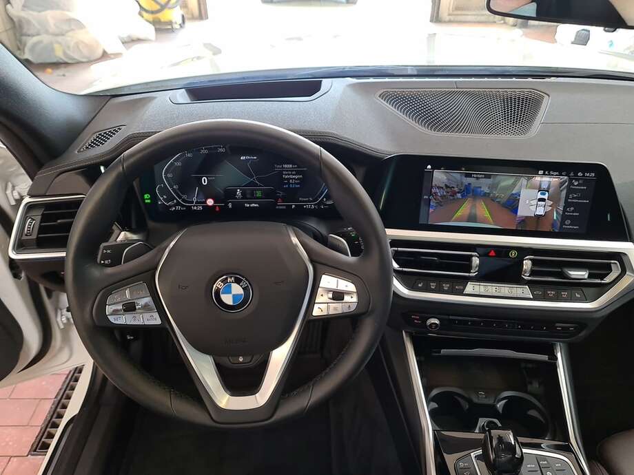 BMW 330e (Bild 24/24)